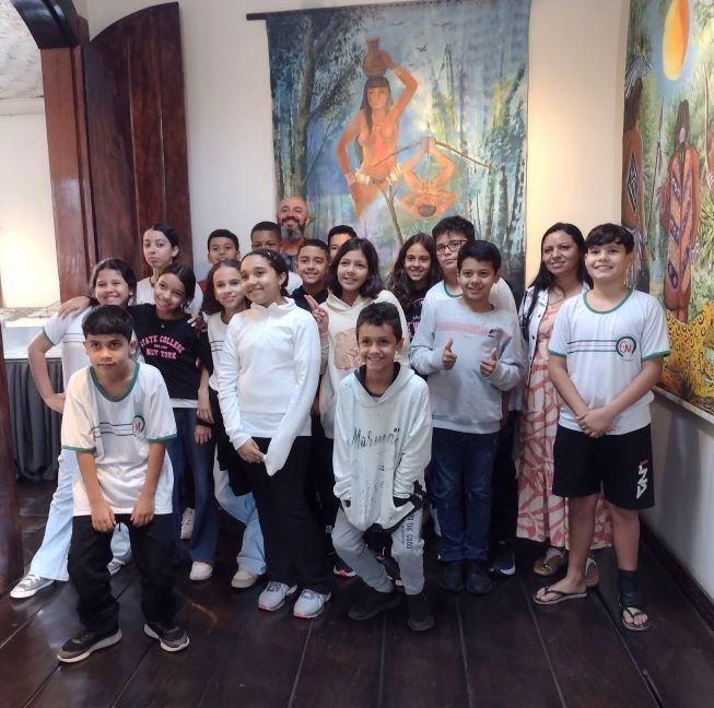 api-modulos/fotos/img/galeria_cat_culturais_493/493/13426/VISITA GUIADA POR GUSTAVO, ESCOLA MUNICIPAL OROSINA CECÍLIO MENDONÇA, PROF. SHIRLEY, 02.09.2025 (12).jpg